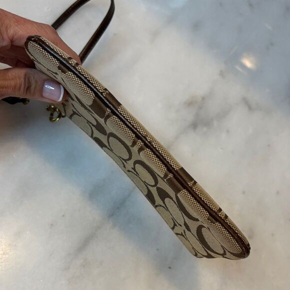 Coach Jacquard Signature Suede Stripe Grommet Clutch Wristlet - Picture 10 of 14